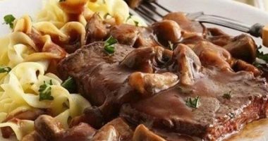 فطارك النهاردة بـ75 جنيها.. طريقة عمل بيكاتا بالمشروم