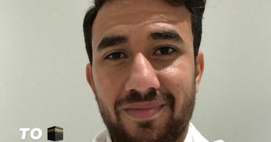 تريزيجيه يطير إلى السعودية لأداء العمرة قبل معسكر المنتخب.. صورة