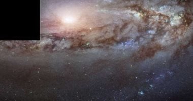 على عكس باقى المجرات.. تلسكوب هابل يلتقط مجرة تتحرك تجاهنا