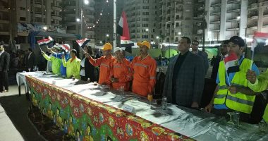 صور.. محافظ البحيرة يكرم عمال النظافة فى حفل الإفطار السنوى بنادى دمنهور
