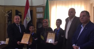 صور.. تعليم الدقهلية يكرم الفريق الفائز بالمركز الأول بالولايات المتحدة الأمريكية فى مسابقة الروبوت