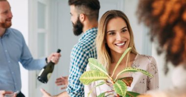 أصل صفحة "صاحب للإيجار" صينى .. اعرف التفاصيل