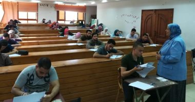 صور.. انتظام امتحانات الفصل الدراسى الثانى بتمريض طنطا