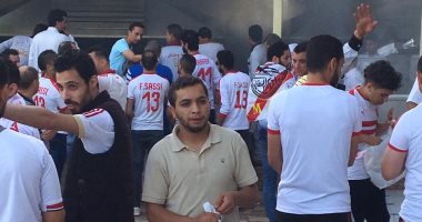 فيديو.. جماهير الزمالك فى المطاعم بجوار برج العرب للإفطار قبل نهائى الكونفدرالية