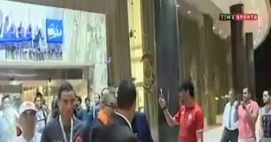 شاهد.. لاعبو نهضة بركان يتوجهون لبرج العرب استعدادًا لمواجهة الزمالك 
