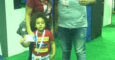 صور .. إقبال العائلات و الجنس الناعم على تذكرتى لحضور مباريات أمم أفريقيا
