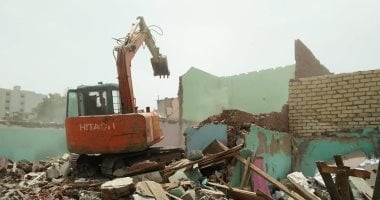 أمن الجيزة يؤمن حملة لإزالة العقارات المخالفة بمنشأة القناطر والهرم
