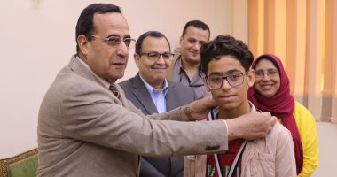 محافظ شمال سيناء يكرم أوئل بطولة الجمهورية من طلبة المدرسة الفكرية