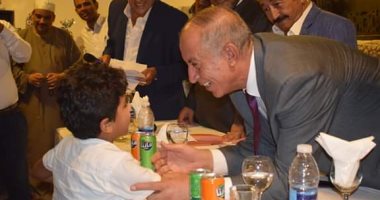 صور ..محافظ البحر الأحمر يكرم حفظة القرآن الكريم بالغردقة