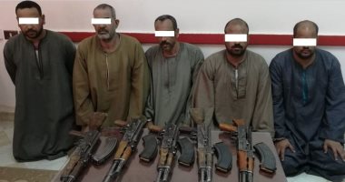 ضبط 5 أشخاص بسوهاج قتلوا اثنين من أبناء عمهم بسبب خلاف على الأرض