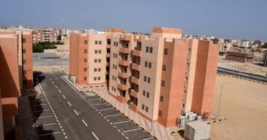 شاهد .. أعمال الإنشاءات بمشروع مساكن الروضة بديل العشوائيات بالغردقة