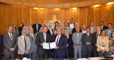جامعة الإسكندرية تكرم فريق إعداد دليل النشر العلمى والتصنيفات العالمية