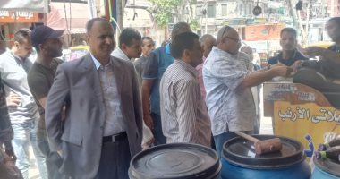 سكرتير عام الإسكندرية يقود حملة التفتيش على رخص المحلات ويأمر بإزالة الإشغالات