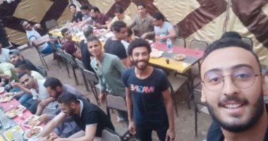 "يلا نكمل لمتنا".. نشأت يشارك صور إفطار جماعى  بمنشية ناصر بحلوان