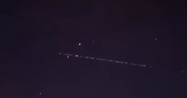 شاهد.. قطار مضيء من الأقمار الاصطناعية فوق روسيا