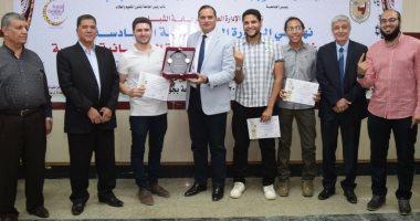 صور.. رئيس جامعة سوهاج يشارك فى الافطار الرمضانى السنوى ويكرم الطلاب المتميزين 