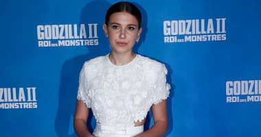 ميلى بوبى براون بعرض "Godzilla" فى باريس مرتدية فستان بإمضاء Givenchy