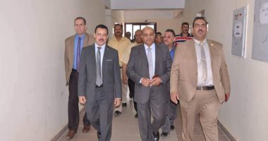 صور.. الدكتور عبد العزيز طنطاوى رئيس جامعة الوادى الجديد يتسلم مهام عمله