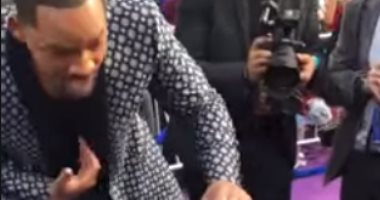 ويل سميث يصطحب طفلتين من الجماهير لمشاهدة Aladdin فى عرضه الخاص