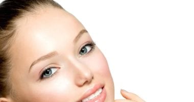 عسل وزيت زيتون.. إزاى تعملى ماسك لوجه ناعم ولامع