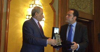 نائب رئيس مجلس الدولة المصاب بحادث العريش: لم أعجز أبداً عن حب بلدى 