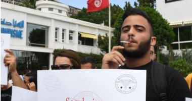 جدل واسع يسيطر على الساحة التونسية بسبب إغلاق مقهى فى نهار رمضان.. إدانة حقوقية لسلوك شرطة تونس.. وإشادة من رجال الدين لتوقيف المفطرين.. ونائبة تونسية تدعو لتفعيل مادة الفصل السادس من الدستور لحماية المعتقدات