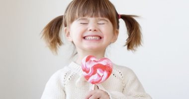 نوتى ومش بيسكت.. إزاى تتعاملى مع طفلك الزنان