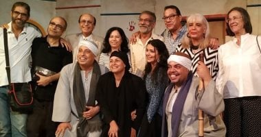 صور.. سيد رجب وأحمد كمال يحضران "الطوق والأسورة" على مسرح السلام