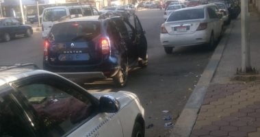 اضبط مخالفة.. سيارة بلا لوحات معدنية تسير فى شوارع حى الدقى
