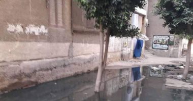 اضبط مخالفة.. انسداد الخط الرئيسى يتسبب فى طفح الصرف أمام مستشفى الخانكة