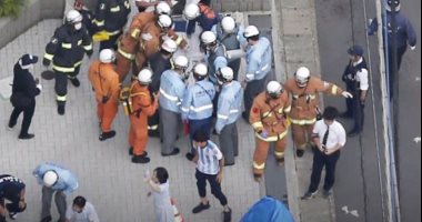 شاهد فى دقيقة .. اليابان تتشح بالسواد بعد طعن 21 شخص  