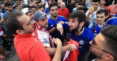 إصابة اثنين فى اشتباكات بين جماهير ارسنال وتشيلسي قبل نهائى اليوروباليج