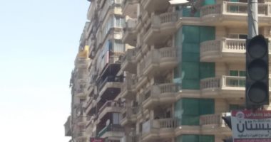 صور.. تعطل إشارة المرور الرقمية بعباس العقاد 