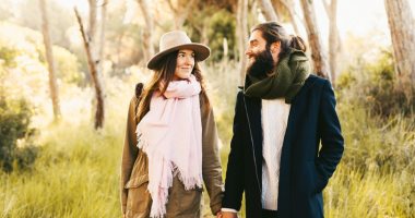 الحب والصدق والالتزام المادى.. احتياجات المرأة من شريك حياتها