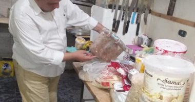 صور.. ضبط وإعدام 125 كيلو مواد غذائية بطور سيناء خلال حملة على الأسواق
