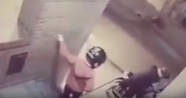 القبض على عاطل وراء سرقة محتويات شقة سكنية فى البساتين