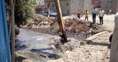 بالصور.. حل مشكلة ترعة الناوية بالغربية بعد انسداد المغذى الخاص بها