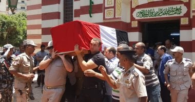 صور.. محافظة أسيوط تودع مدير الأمن فى جنازة مهيبة من مسجد عمر مكرم