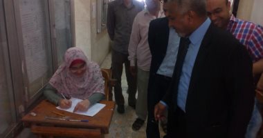 نائب رئيس جامعة الأزهر يتفقد امتحانات كلية الصيدلة بفرع أسيوط