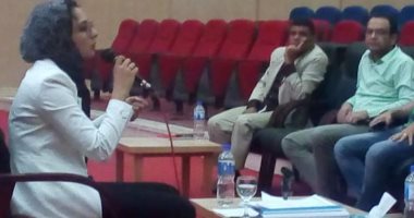 نائب محافظ الوادى الجديد تلتقى أعضاء المجلس التطوعى للشباب بالخارجة وباريس