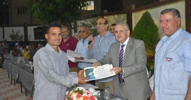 رئيس مياه القليوبية يكرم العامل المثالى وحفظة القرآن الكريم