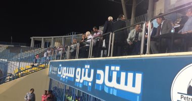 صور.. مرتضى منصور يعود لحضور مباريات الزمالك المحلية فى مواجهة الإنتاج