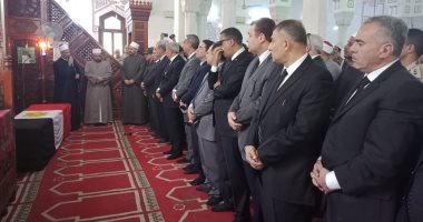 صور.. صلاة الجنازة على مدير أمن أسيوط بحضور القيادات الأمنية والتنفيذية