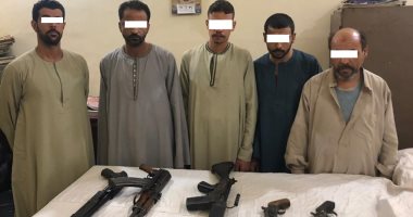 إحالة 3 عاطلين للجنايات بتهمة الاتجار فى الأسلحة النارية بحدائق القبة