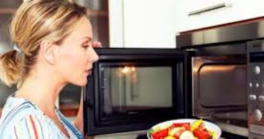 مش بس هيسخنلك الأكل.. 3 استخدامات أخرى رائعة للميكروويف