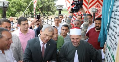 صور.. محافظ المنوفية يفتتح مسجد الهدى ويشهد احتفالية ليلة القدر بشبين الكوم