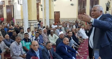 محافظ الوادى الجديد يمنح رحلة عمرة لخمسة مصلين أثناء الاحتفال بليلة القدر