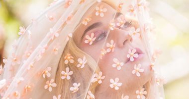 كاتى بيرى تثير روحانيات السبعينيات فى كليبها الجديد Never Really Over.. فيديو