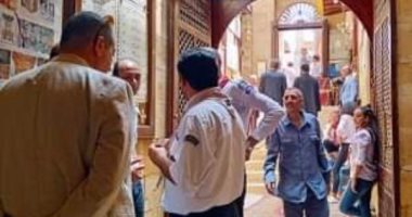 صور.. توافد الأقباط لحضور احتفالية عيد دخول المسيح مصر بكنائس زويلة الأثرية