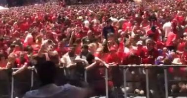 "من ملعب المباراة" ..شاهد جماهير ليفربول تغنى لمحمد صلاح